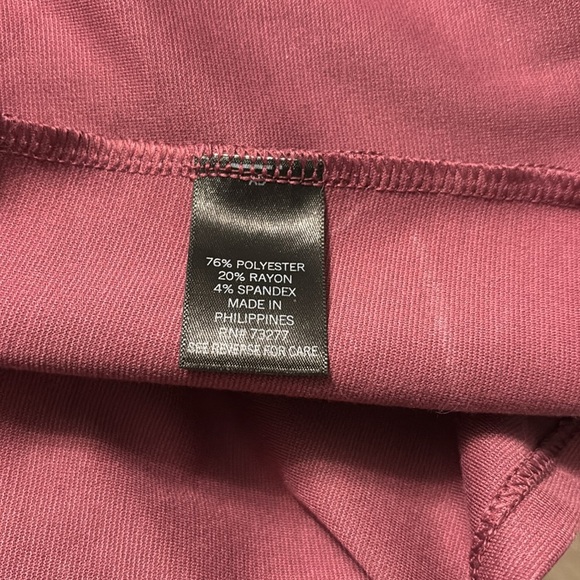 Simply Vera Wang Peplum Style Top - Picture 3 of 3